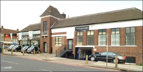 Mercedes, Lyttelton Road a
